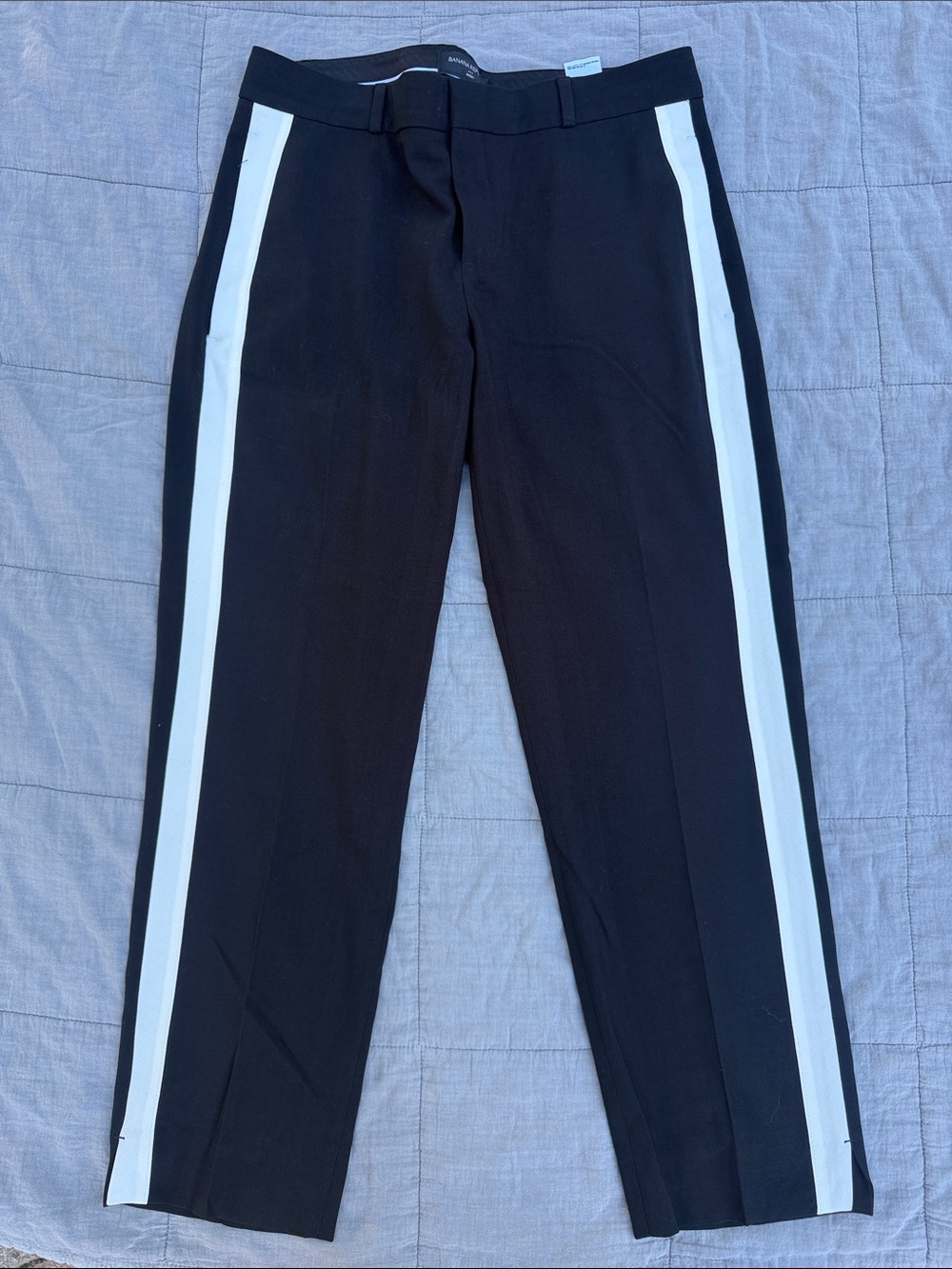 NWOT Avery Banana Republic Black Pants with White Side Stripes